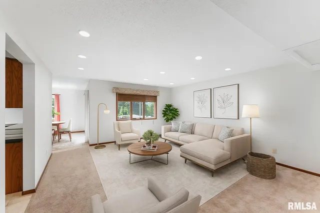 $220,000 | 3075 Willowwood Drive, Bettendorf, IA 52722