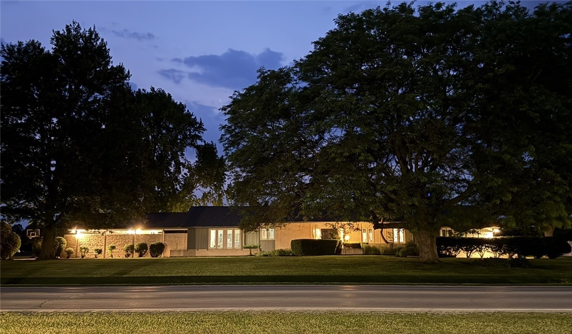400 Country Club Road Mattoon, IL 61938 - Photo 2 of 35