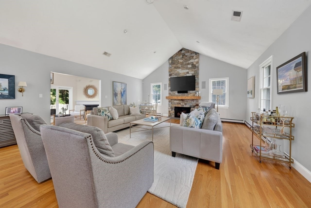 60 Old Oaken Bucket Road Norwell, MA 02061 - Photo 9 of 41