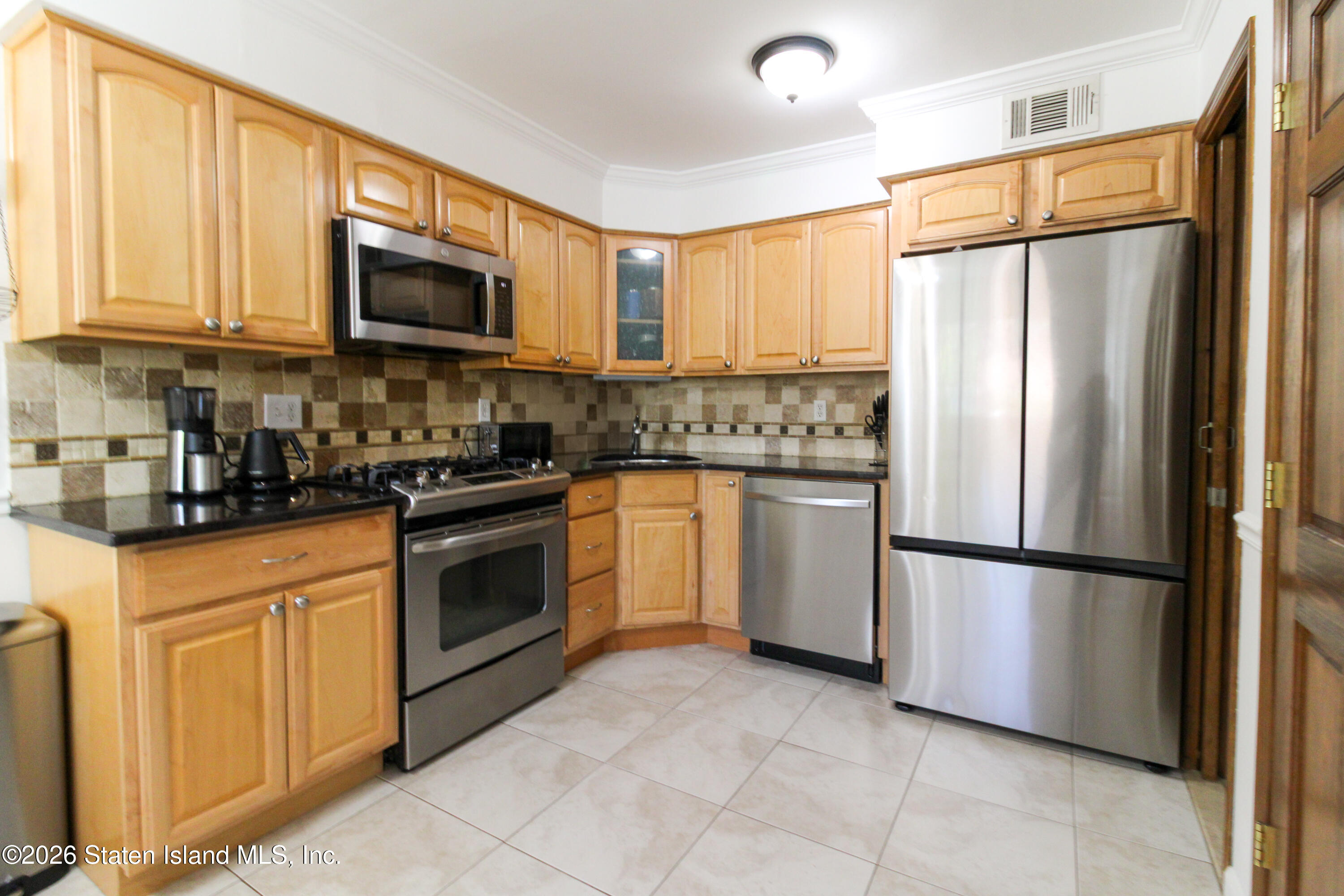 421 Willow Road East, Unit 2 Staten Island, NY 10314 - Photo 21 of 24 Photo Apr 21 2026, 12 32 32 PM