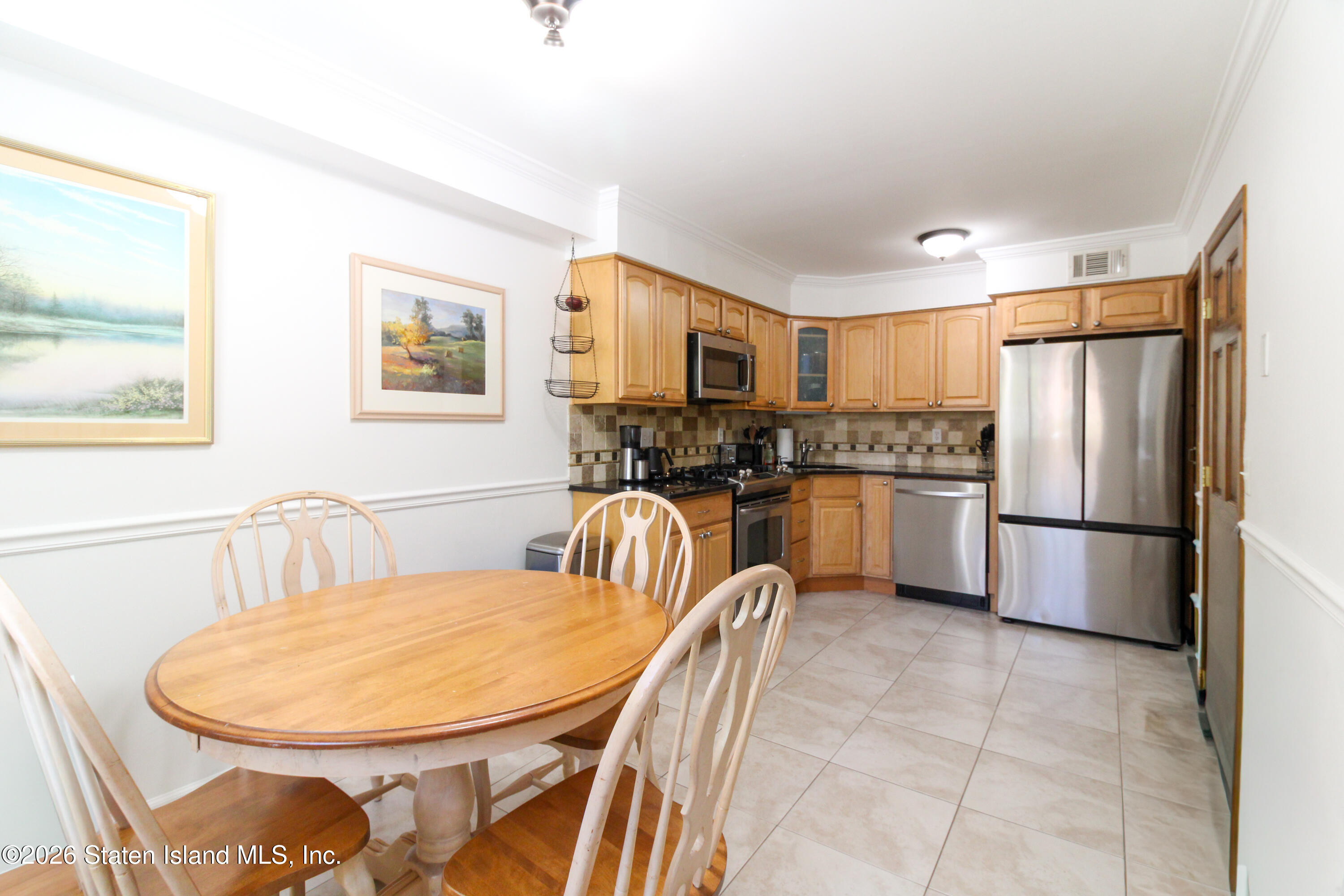 421 Willow Road East, Unit 2 Staten Island, NY 10314 - Photo 8 of 24 Photo Apr 21 2026, 12 31 55 PM