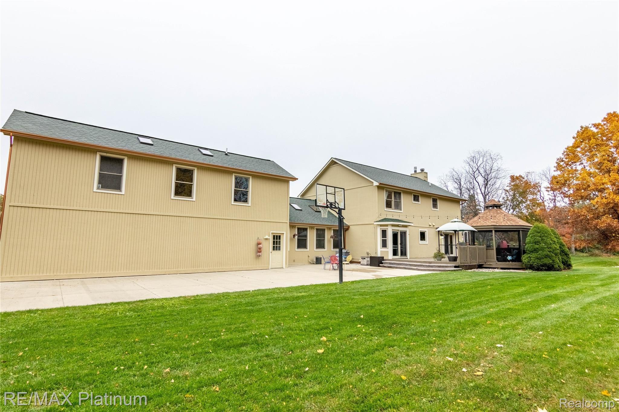 1732 North Hacker Road Howell, MI 48843 - Photo 21 of 74 15.Back