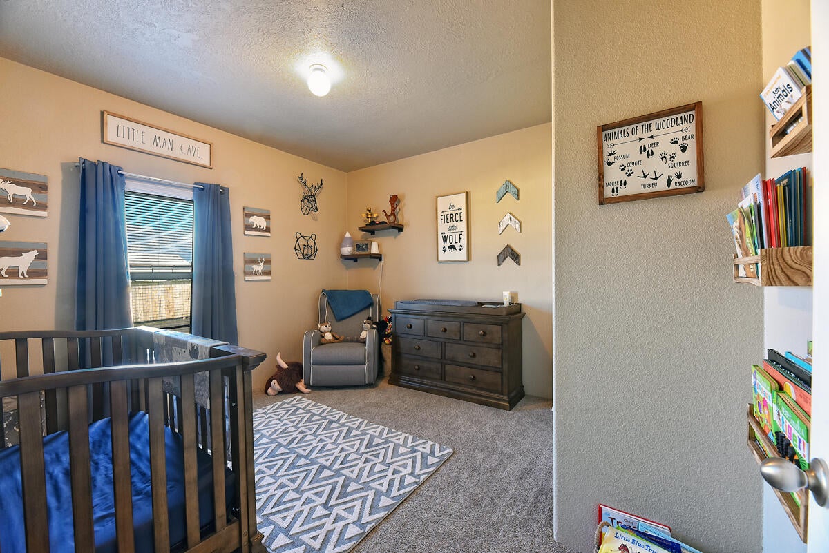 370 East Dutton Road Eagle Point, OR 97524 - Photo 17 of 28 DSC_7456