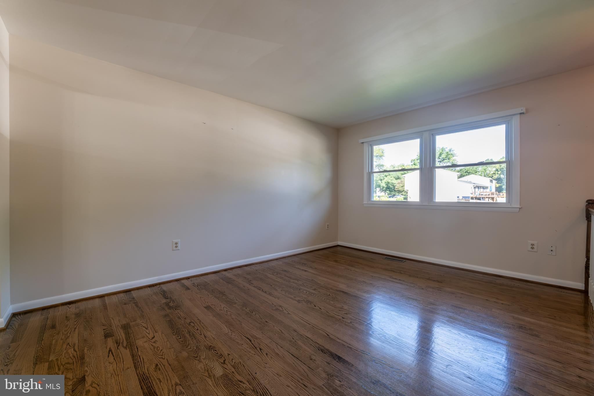14223 Lindendale Road Woodbridge, VA 22193 - Photo 5 of 37 Gallery Image 5