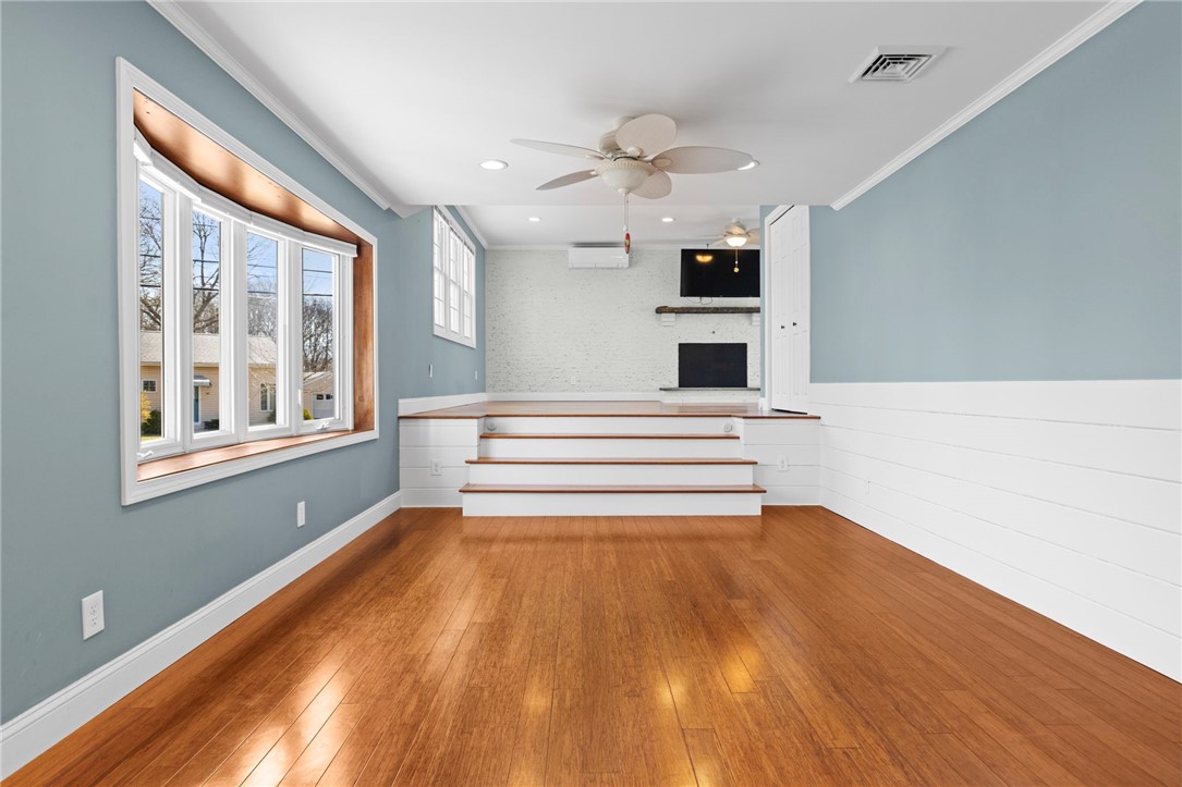 106 Cedar Island Road Narragansett, RI 02882 - Photo 17 of 45 Dining Area/Sitting Room