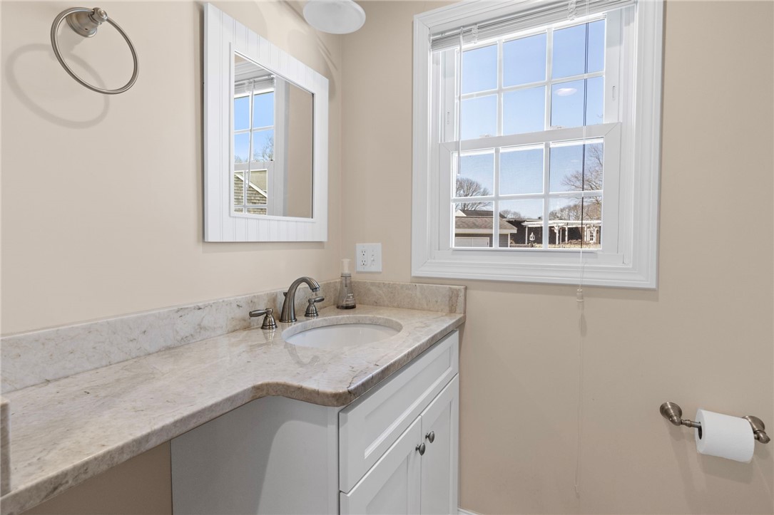 106 Cedar Island Road Narragansett, RI 02882 - Photo 27 of 45 Bathroom 2