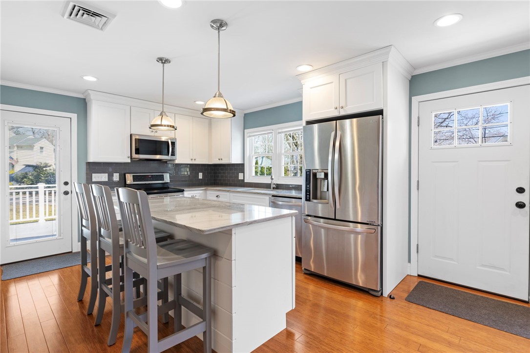 106 Cedar Island Road Narragansett, RI 02882 - Photo 6 of 45 Kitchen