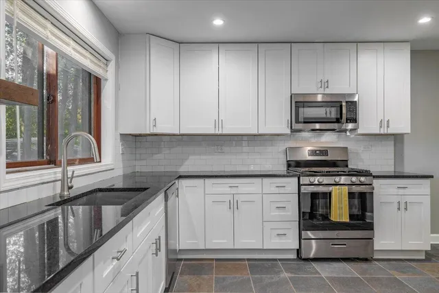 $399,000 | 310 West Detroit Street, New Buffalo, MI 49117