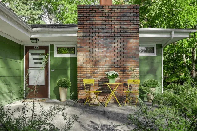 $399,000 | 310 West Detroit Street, New Buffalo, MI 49117