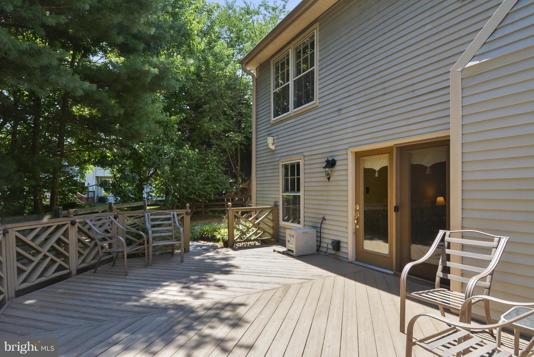 13318 Point Rider Lane Herndon, VA 20171 - Photo 22 of 30 Large Deck