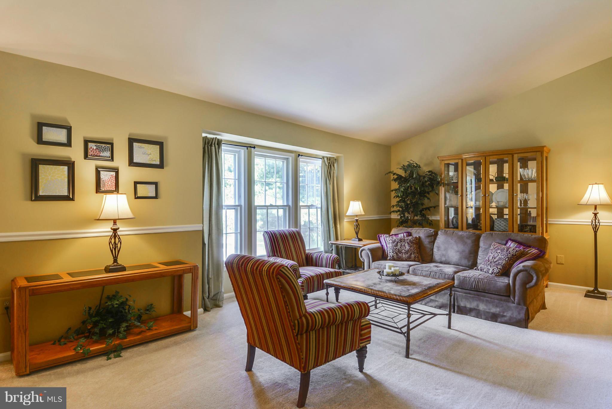 13318 Point Rider Lane Herndon, VA 20171 - Photo 4 of 30 Living Room