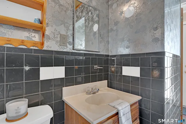 $375,000 | 33 Recano Road, New Britain, CT 06053