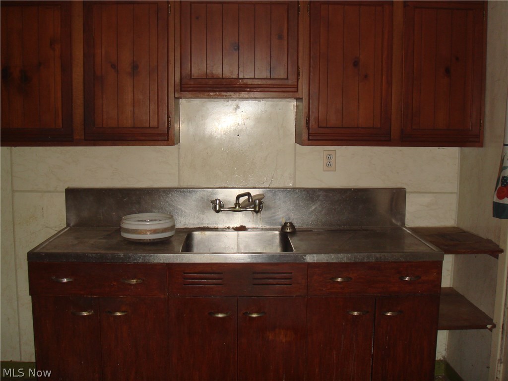 3169 Whitethorn Road Cleveland, OH 44118 - Photo 5 of 5 Gallery Image 5