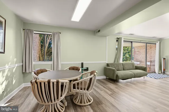 $210,000 | 10118 Little Pond Place, Unit 1, Montgomery Village, MD 20886