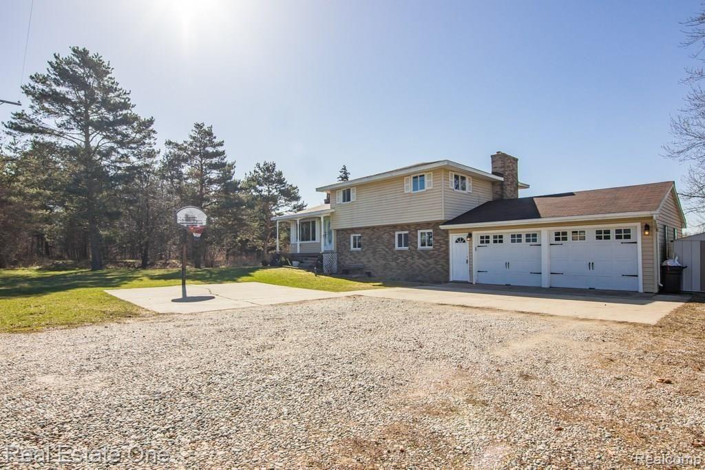12106 Hill Road Goodrich, MI 48438 - Photo 2 of 26 IMG_9346.jpg