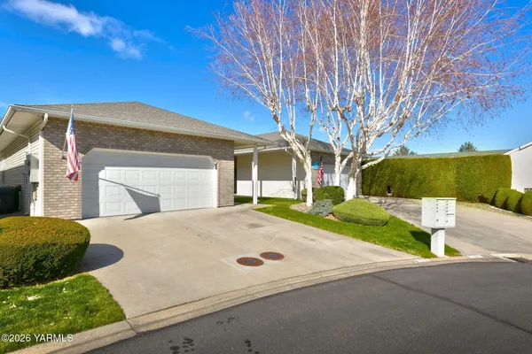 $350,000 | 3701 Fairbanks Avenue, Unit I33, Yakima, WA 98902