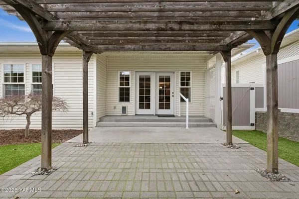$350,000 | 3701 Fairbanks Avenue, Unit I33, Yakima, WA 98902