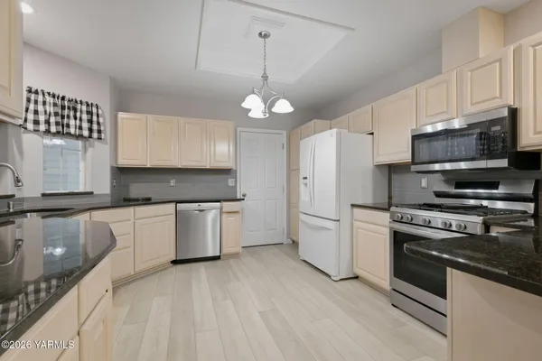 $350,000 | 3701 Fairbanks Avenue, Unit I33, Yakima, WA 98902
