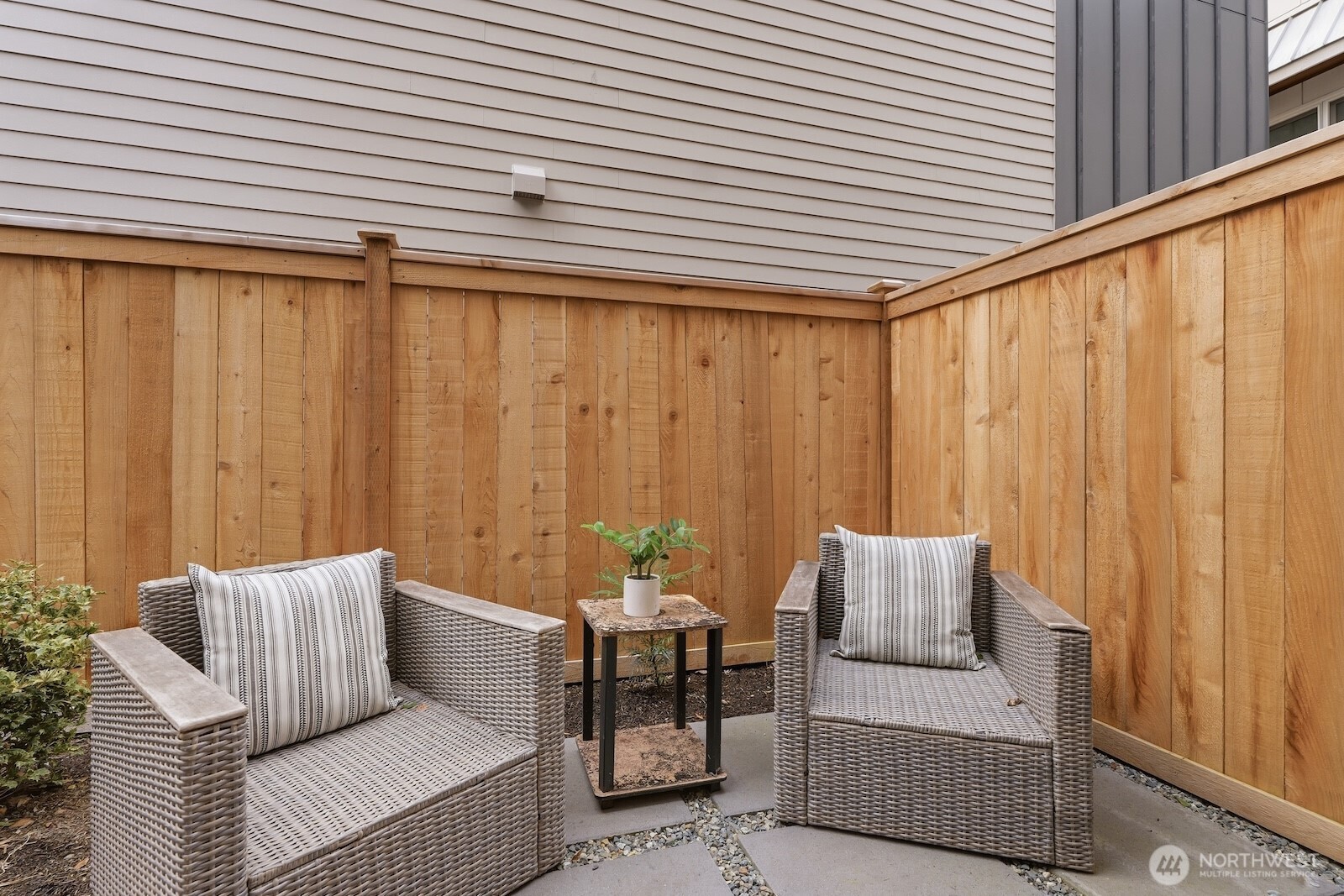 2769 59th Avenue Southwest, Unit A Seattle, WA 98116 - Photo 9 of 34