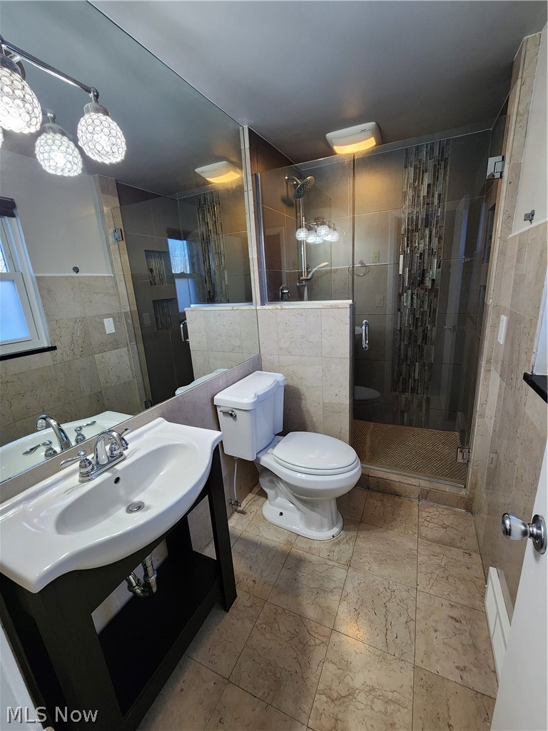 2452 Bromley Road Cleveland, OH 44118 - Photo 15 of 24