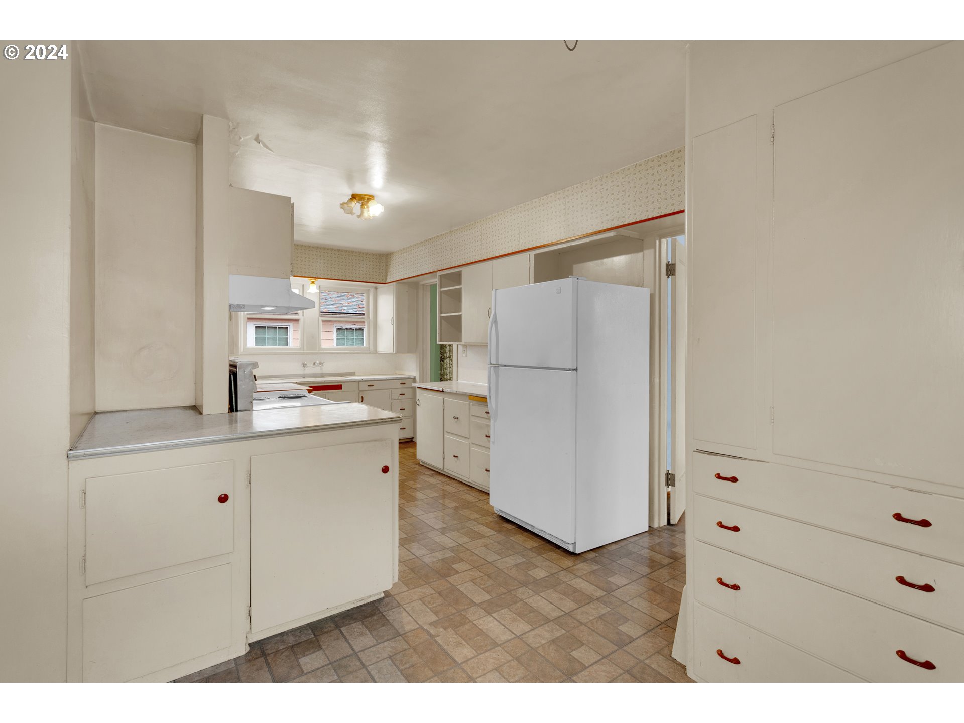 1214 Northeast 71st Avenue Portland, OR 97213 - Photo 13 of 31