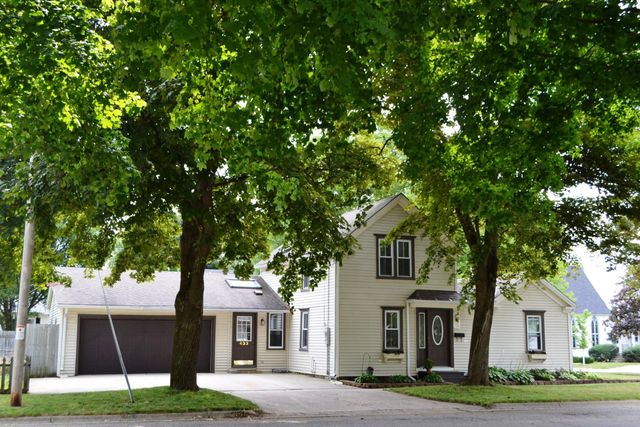 433 Walworth Street, Lake Geneva, WI 53147
