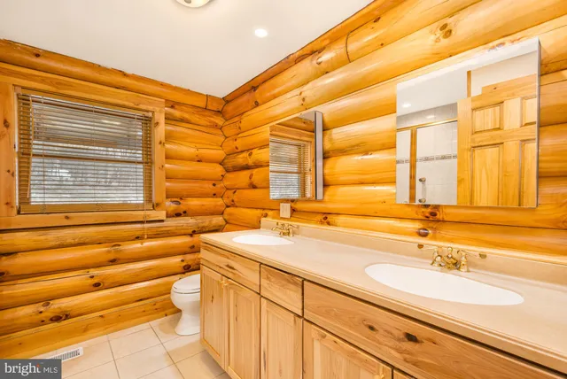 a view of a storage & utility room