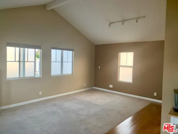 $8,500 | 925 Dickson Street, Marina del Rey, CA 90292