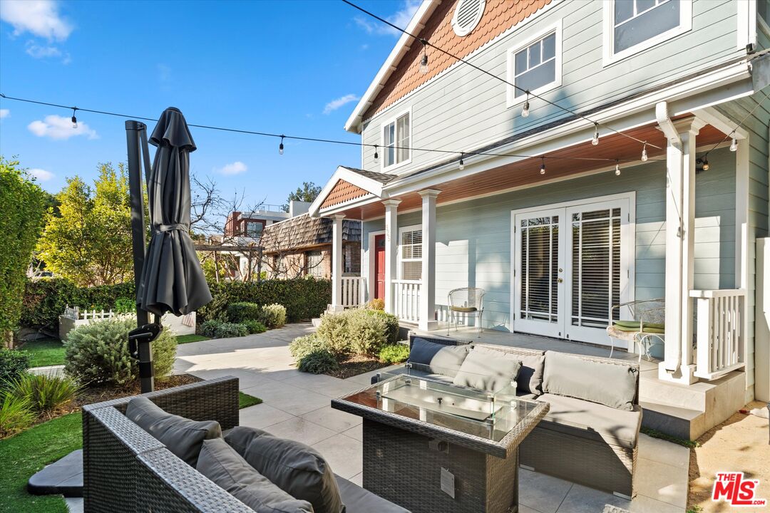 925 Dickson Street Marina del Rey, CA 90292 - Photo 3 of 20