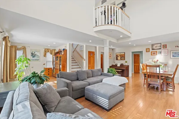 $8,500 | 925 Dickson Street, Marina del Rey, CA 90292