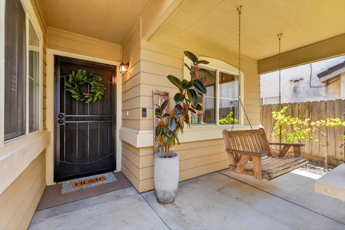 532 Codington Way Modesto, CA 95357 - Photo 3 of 29