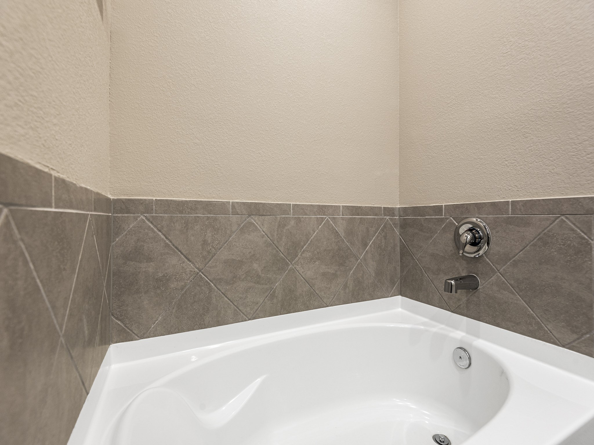9278 Inland Leather Lane Conroe, TX 77385 - Photo 20 of 35 Primary bath