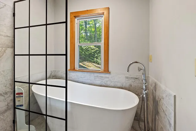 $1,599,000 | 103 Taylor Woods Road, Belgrade, ME 04917