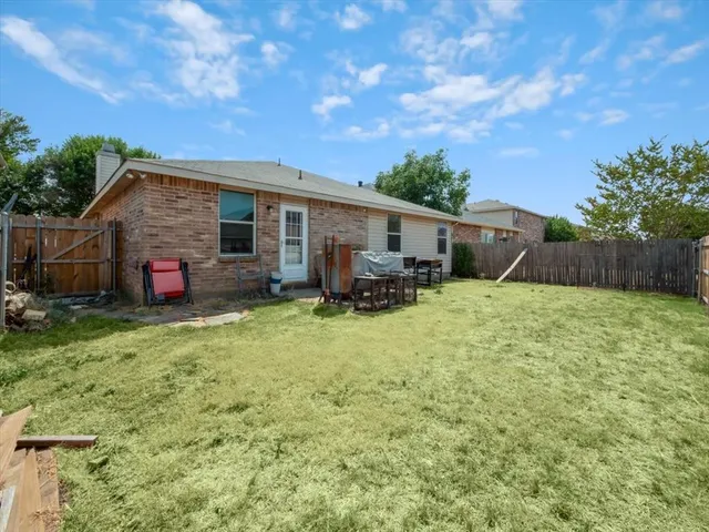 $269,900 | 3916 Irish Setter Drive, Fort Worth, TX 76123