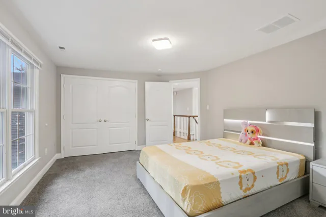 a view of yard with tree