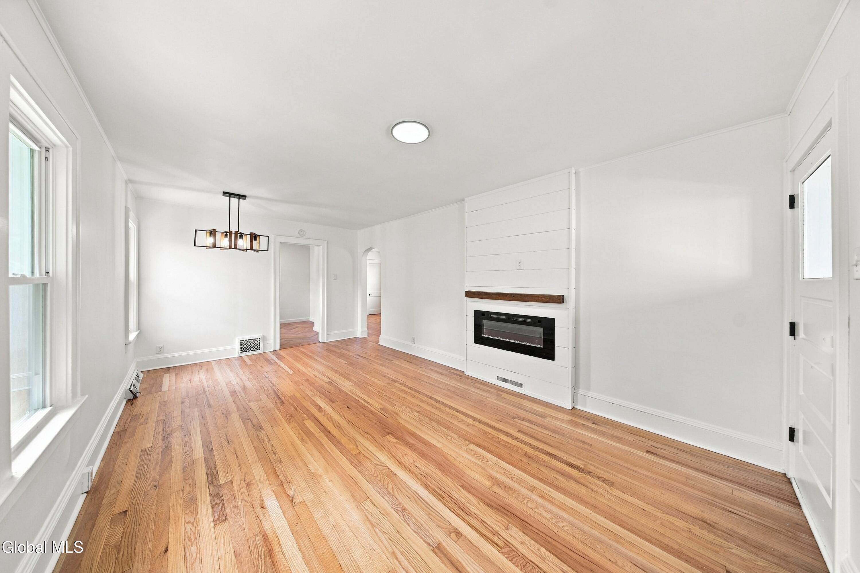 383 Vley Road Schenectady, NY 12302 - Photo 5 of 40 5