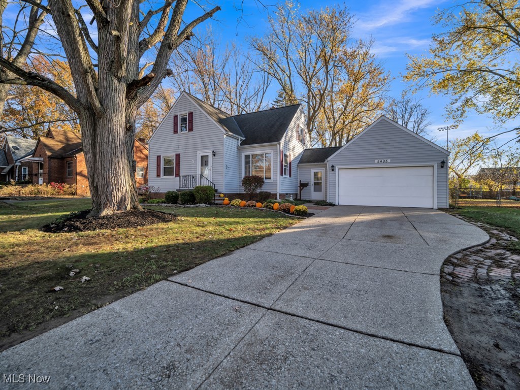5495 Burns Road North Olmsted, OH 44070 - Photo 1 of 49