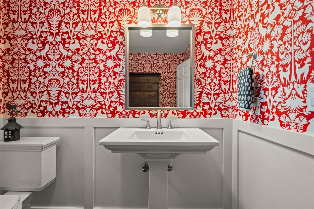 1255 Warrington Road Deerfield, IL 60015 - Photo 11 of 38 Gallery Image 11