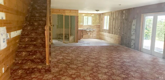 a view of livingroom with furniture