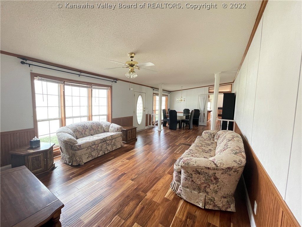881 Bud Chattin Road Leon, WV 25123 - Photo 17 of 29 Living room