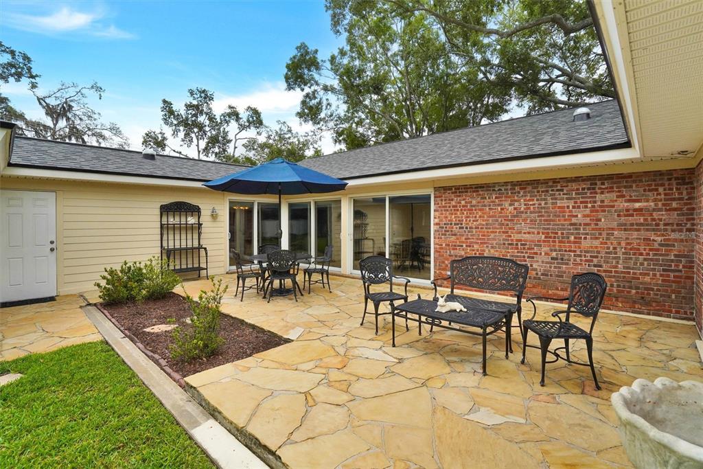 11816 Lipsey Road Tampa, FL 33618 - Photo 37 of 50