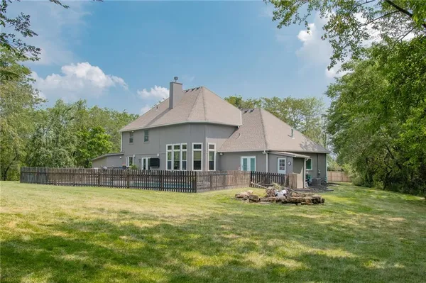 $1,095,000 | 6218 Kimberly Downs, Parkville, MO 64152