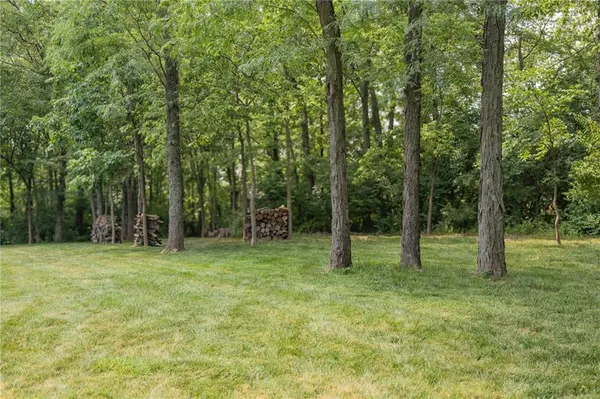 $1,095,000 | 6218 Kimberly Downs, Parkville, MO 64152