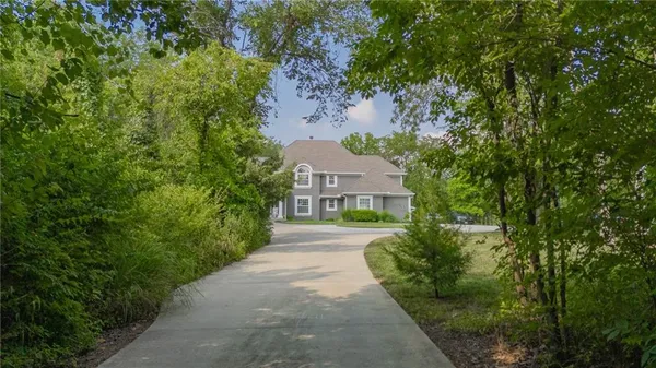 $1,095,000 | 6218 Kimberly Downs, Parkville, MO 64152