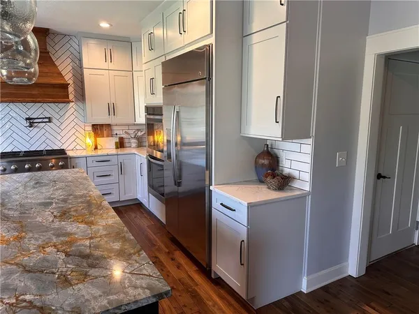 $1,095,000 | 6218 Kimberly Downs, Parkville, MO 64152