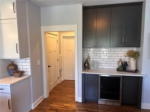 $1,095,000 | 6218 Kimberly Downs, Parkville, MO 64152