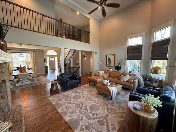 $1,095,000 | 6218 Kimberly Downs, Parkville, MO 64152