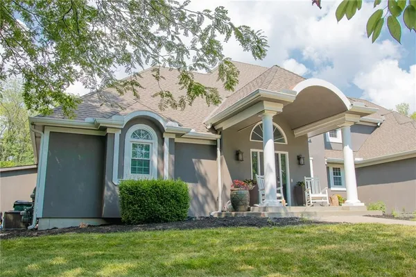 $1,095,000 | 6218 Kimberly Downs, Parkville, MO 64152