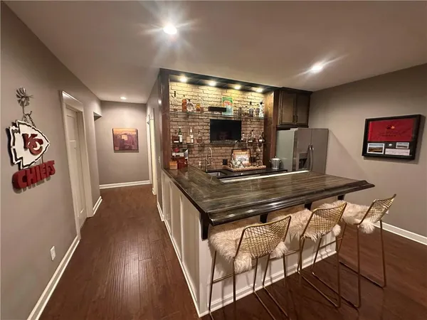 $1,095,000 | 6218 Kimberly Downs, Parkville, MO 64152