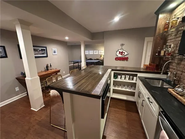 $1,095,000 | 6218 Kimberly Downs, Parkville, MO 64152